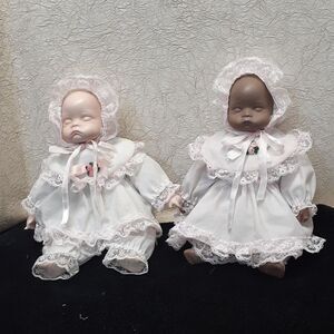 2 SUGAR BRITCHES Sleeping Baby Girl Dolls 7" Sitting White/Pink Dress Vintage